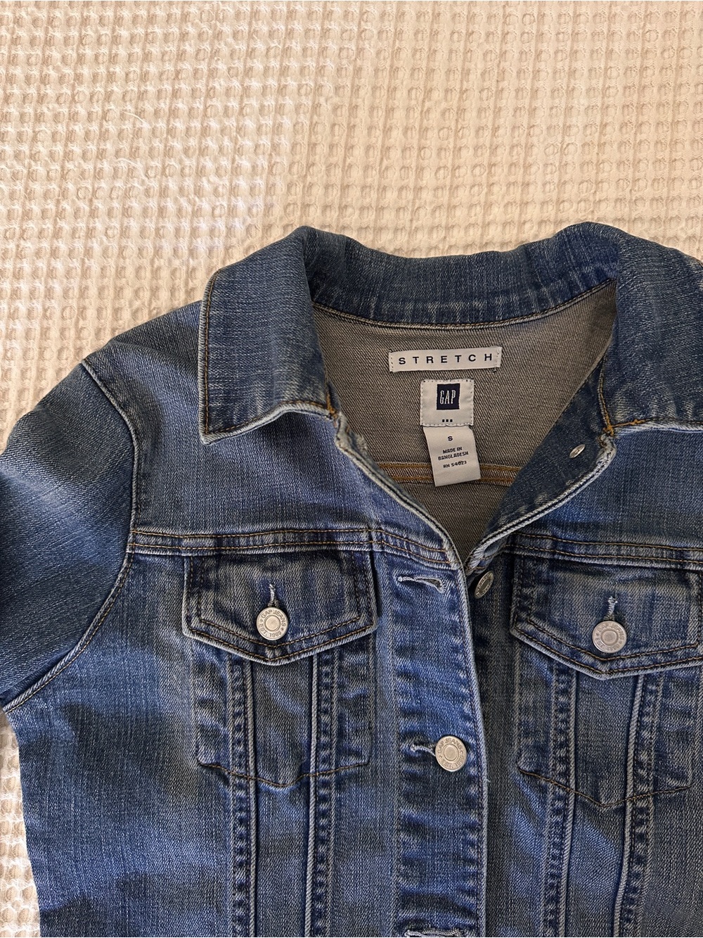 GAP Vintage Denim Jacket - Picture 5 of 9